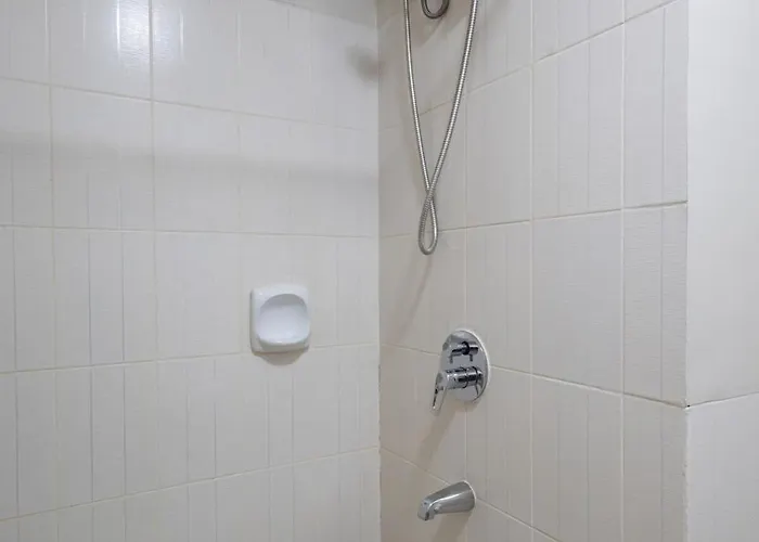 New 2br Family With Free Parking & Fiber Wi-fi *