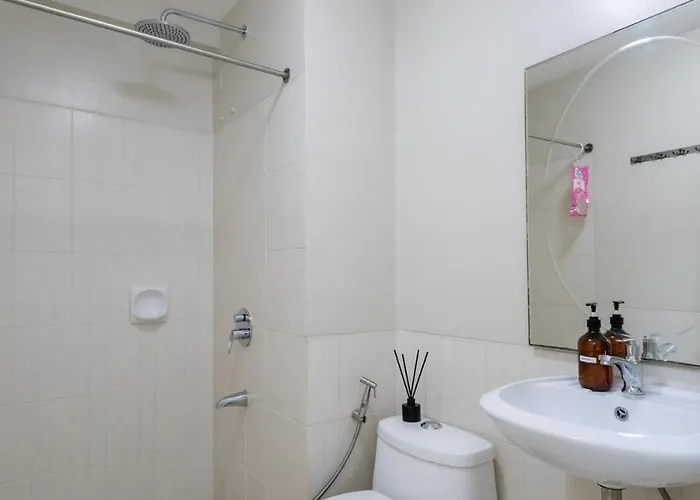 New 2br Family With Free Parking & Fiber Wi-fi Manila
