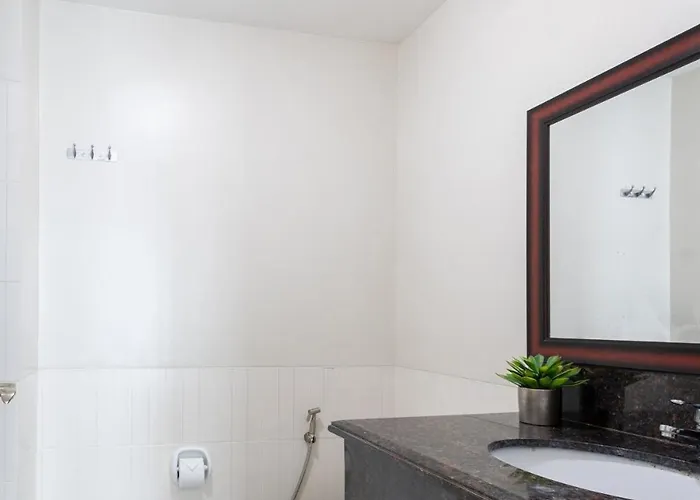 Apartment New 2br Family With Free Parking & Fiber Wi-fi *